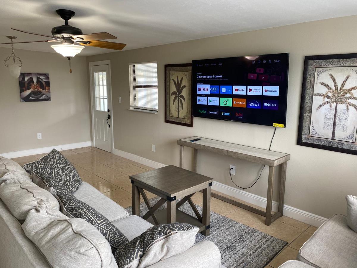 Casa de férias Beautiful Modern 4 Bedroom 2 Ba House - International Drive Orlando